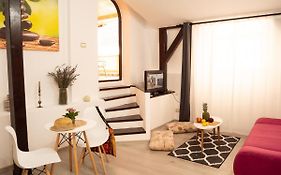 One Love Terrace Apartment